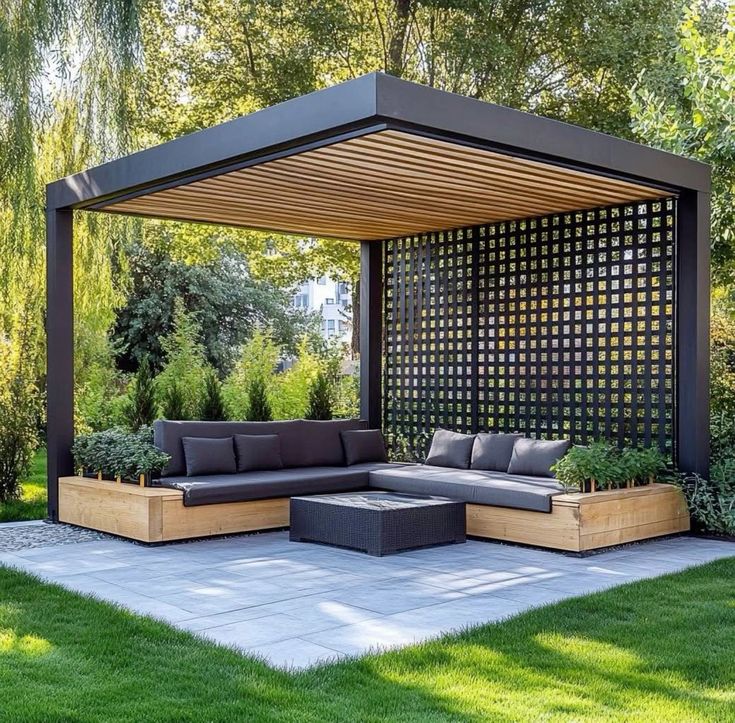 Shades and Roofing: 6 Reliable Weather Protection Ideas